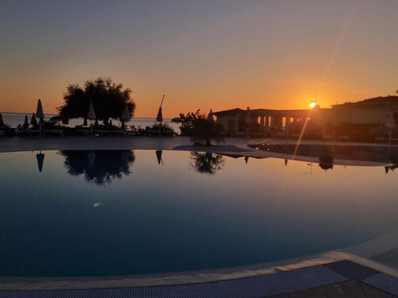 Quattro Scogli Villaggio Hotel Capo Vaticano Esterno foto