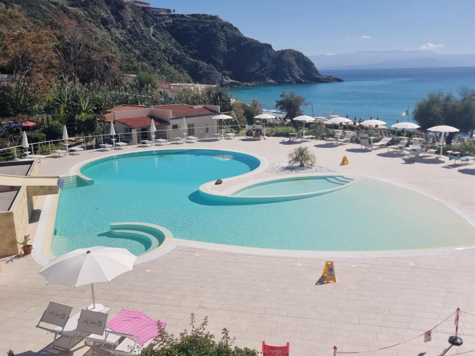 Quattro Scogli Villaggio Hotel Capo Vaticano Esterno foto